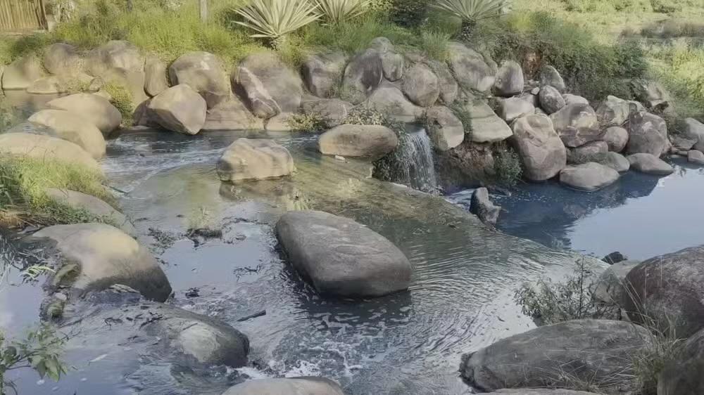 Córrego das Tulipas volta a ter coloração normal após desastre ambiental em Jundiaí
