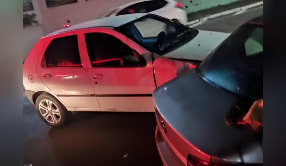 Motorista embriagado bate em carro estacionado e é preso em Itapetininga