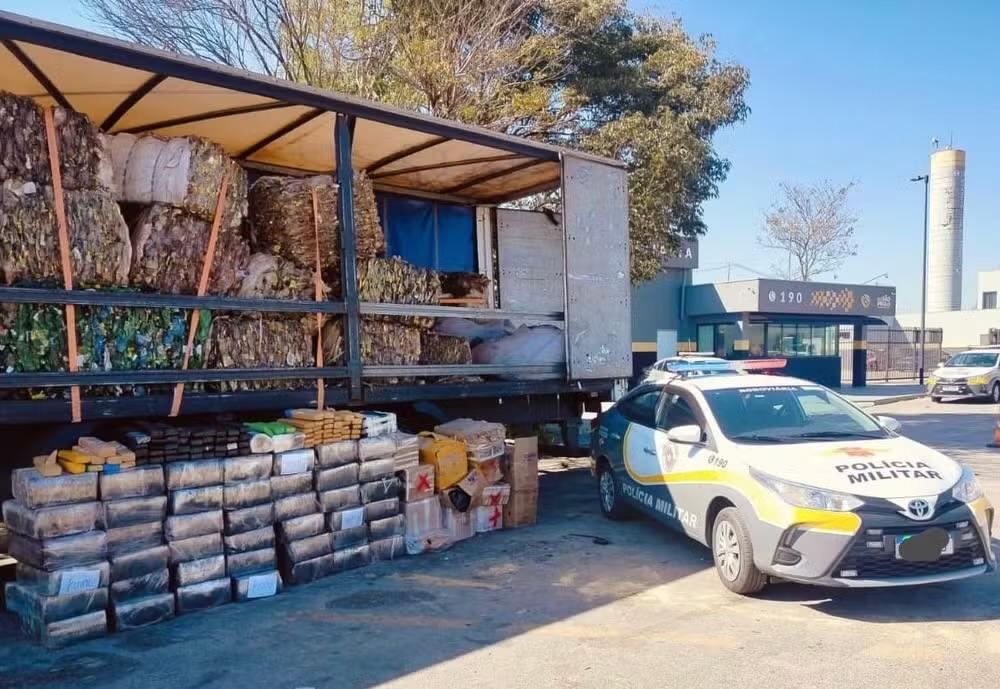 Polícia apreende quase uma tonelada de maconha escondida em carga de sucata na SP-75, em Itu