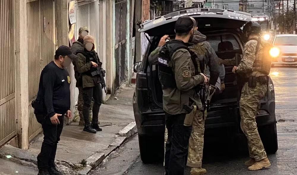 Polícia prende três suspeitos de furto de cabos em operação no interior de SP