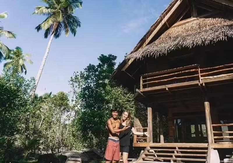 Casal que largou tudo para viver isolado na Indonésia anuncia chegada do primeiro filho