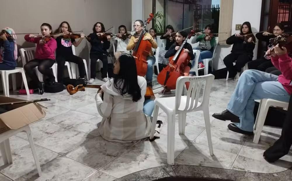 Instituto abre vagas para oficinas de música gratuitas em Sorocaba
