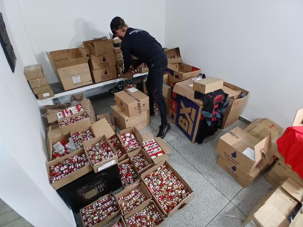 Polícia prende 25 em operação contra grupo que vendia anabolizantes ilegais no país