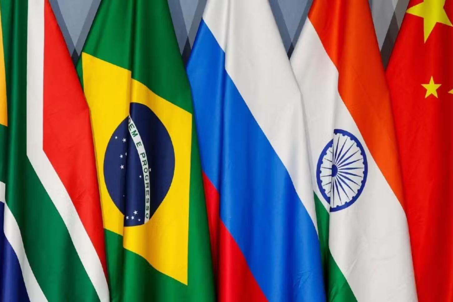 BRICS prepara “Pix Global” para reduzir dependência do dólar