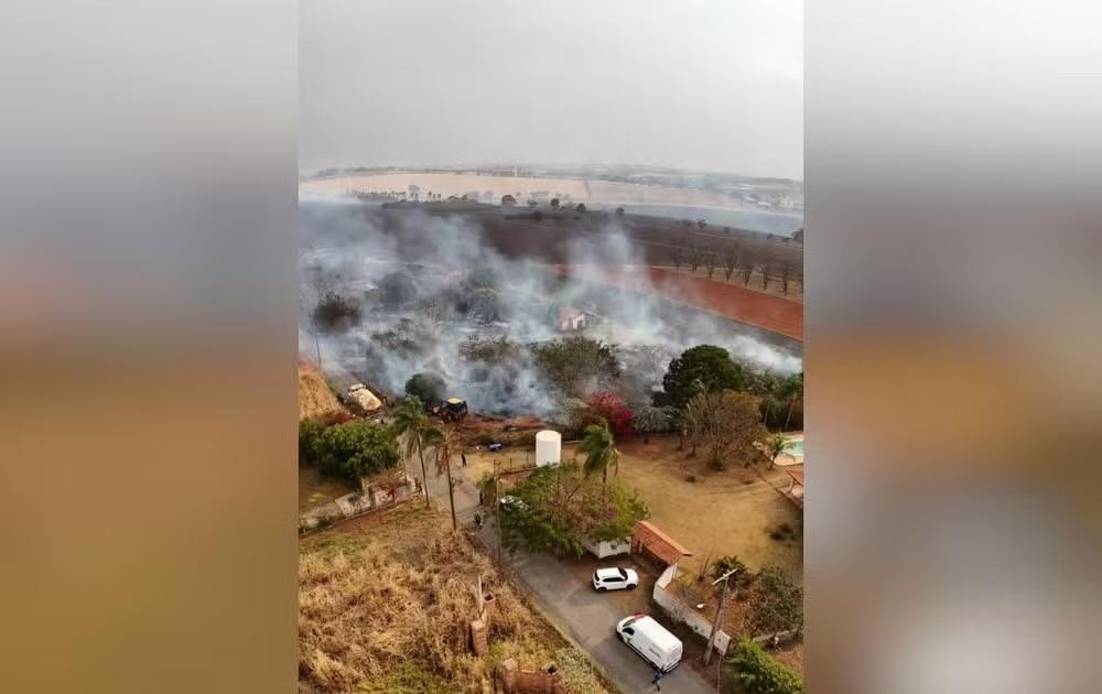 Incêndios de grandes proporções mobilizam Defesa Civil em Tietê