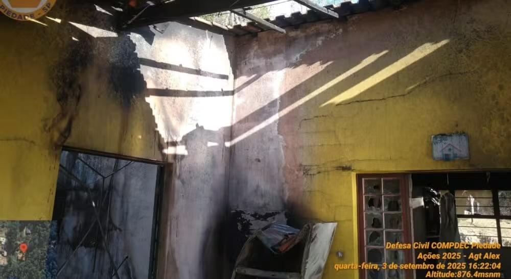 Mulher é suspeita de incendiar casa do ex-companheiro em Piedade