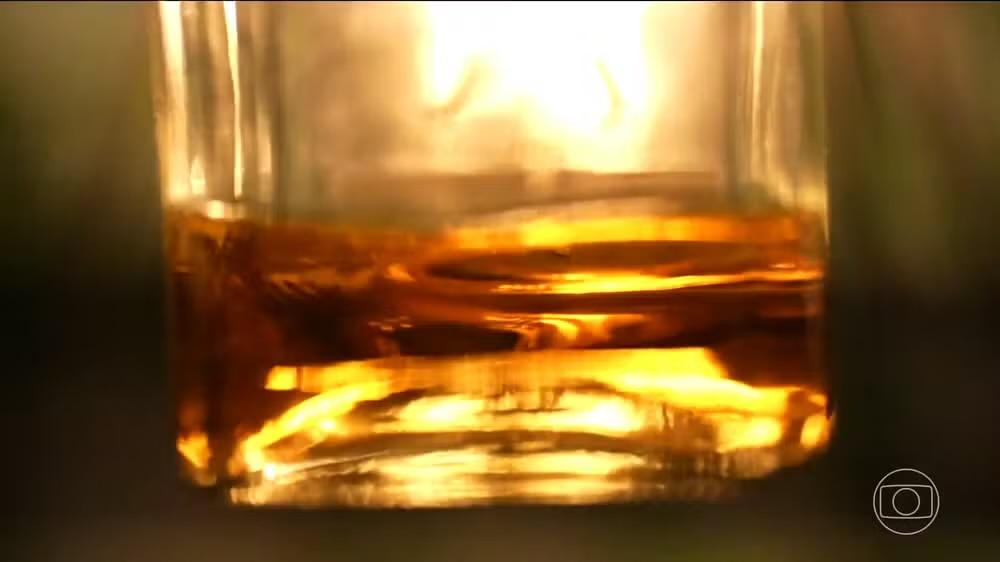 Clubes suspendem venda de destilados após mortes por suspeita de intoxicação por metanol em SP