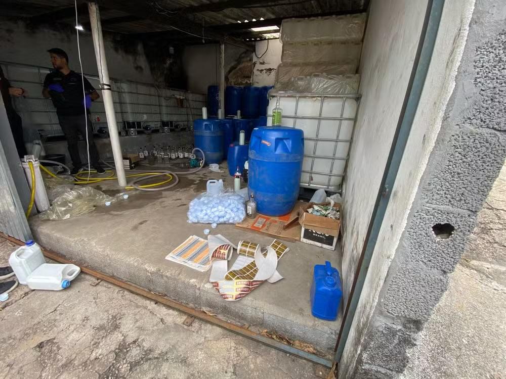 Fábrica clandestina de bebidas é fechada em Jundiaí