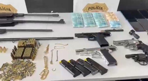 Homem é preso com arsenal de armas e dinheiro durante ‘Operação Paiol’ em Tietê