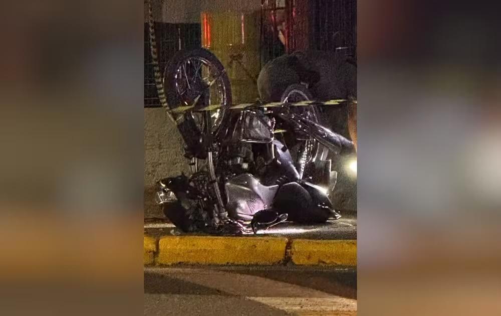 Jovem de 20 anos morre após colisão entre moto e caminhonete em Piraju