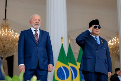 Lula inicia visita oficial à Indonésia e é recebido com honras militares em Jacarta