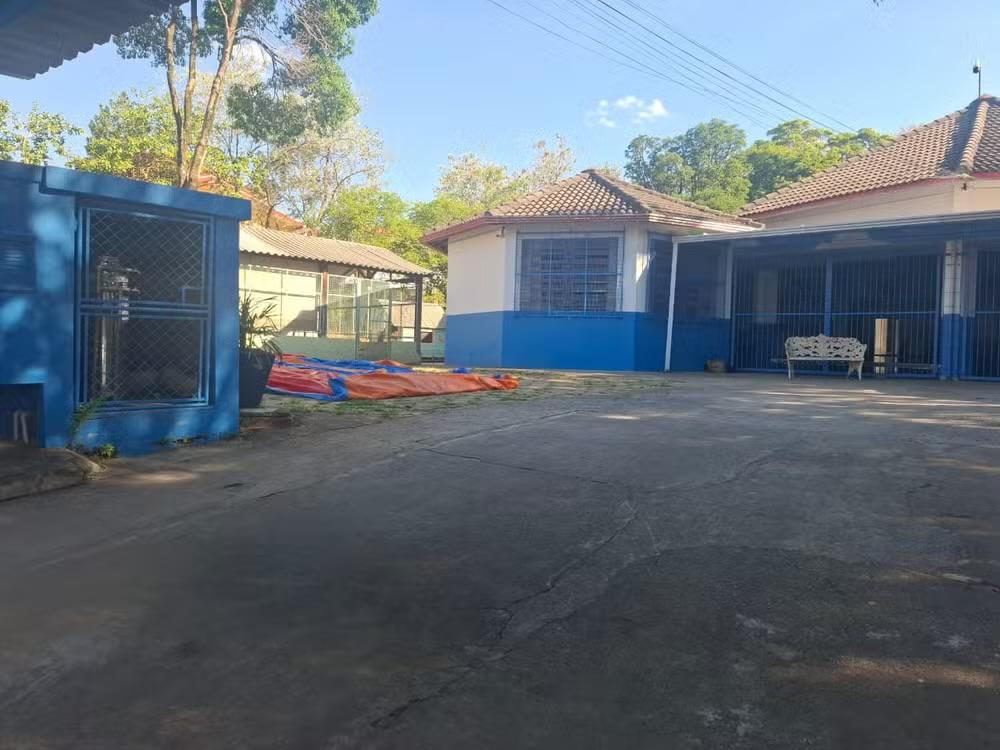 Seis crianças ficam feridas após brinquedo inflável tombar em creche de Várzea Paulista