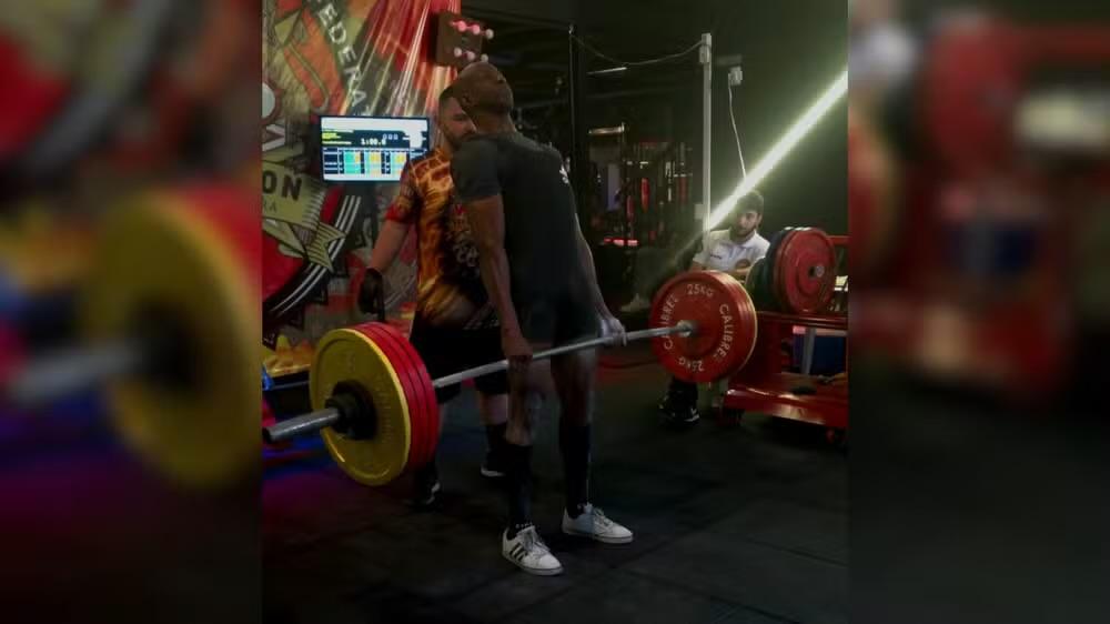 Agentes da GCM de Sorocaba conquistam ouro e recorde brasileiro em campeonato de powerlifting