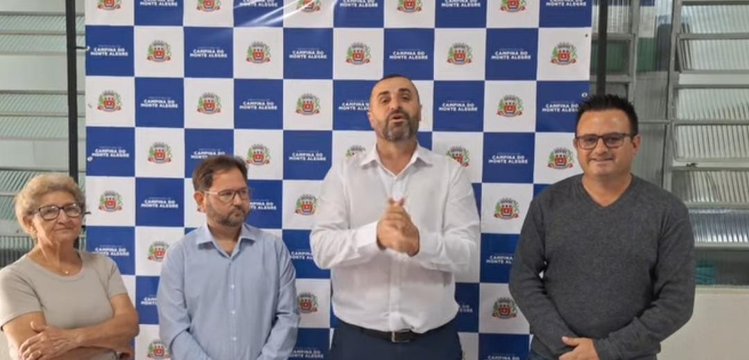 Deputado Vitão do Cachorrão recebe título de Cidadão em Campina do Monte Alegre