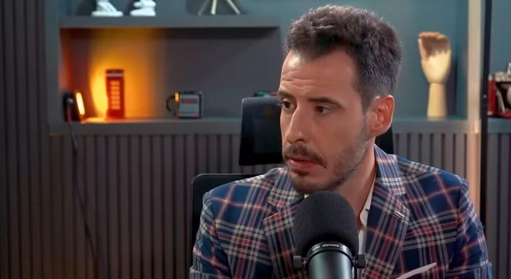 Justiça concede medida protetiva a mulher que denunciou o influenciador Thiago Schutz