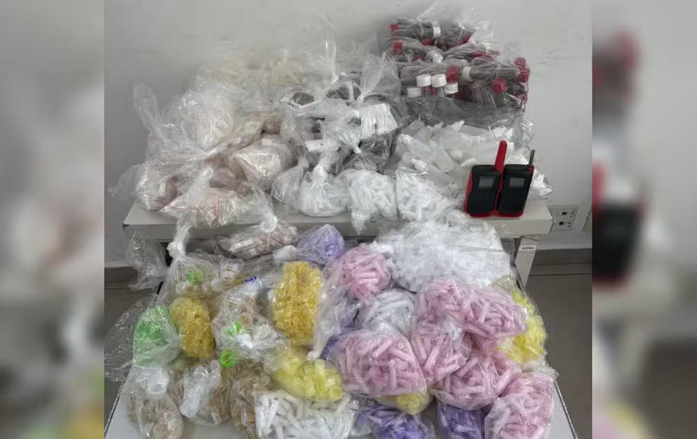Polícia apreende quase 8 kg de drogas e lança-perfume na casa de adolescente em Jundiaí