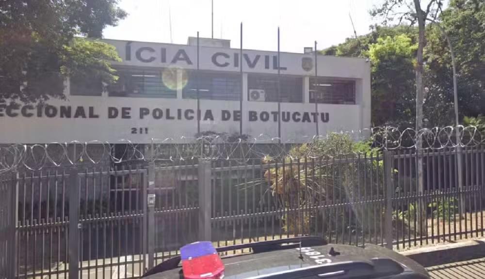 Homem é preso após dirigir embriagado, derrubar filho de 13 anos de caminhonete e fugir em Porangaba
