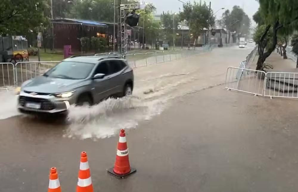 Desfile das escolas de samba de São Roque é remarcado para sábado após tempestade