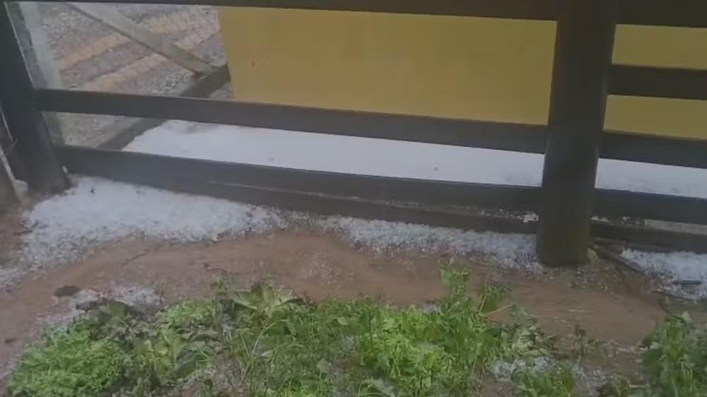 Prefeitura de Piedade decreta emergência após chuva de granizo atingir cidade