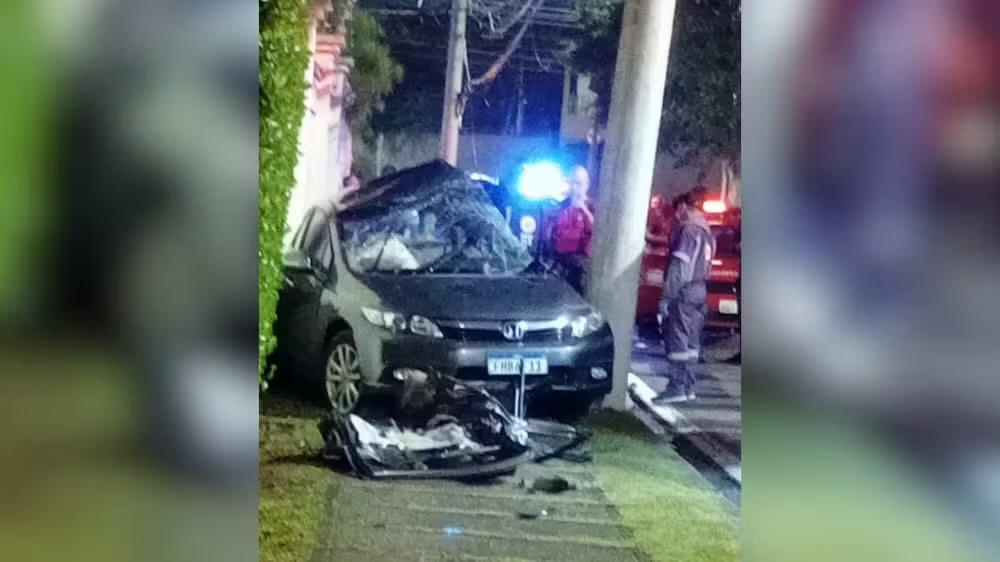 Jovem de 18 anos morre após carro bater contra poste em Sorocaba
