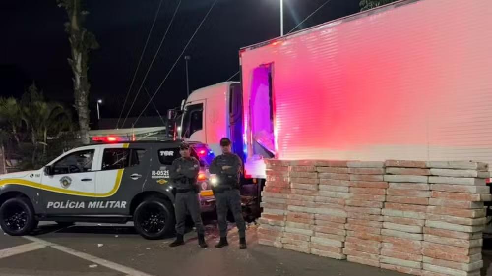 PM Rodoviária apreende 1,5 tonelada de maconha na Raposo Tavares em Angatuba