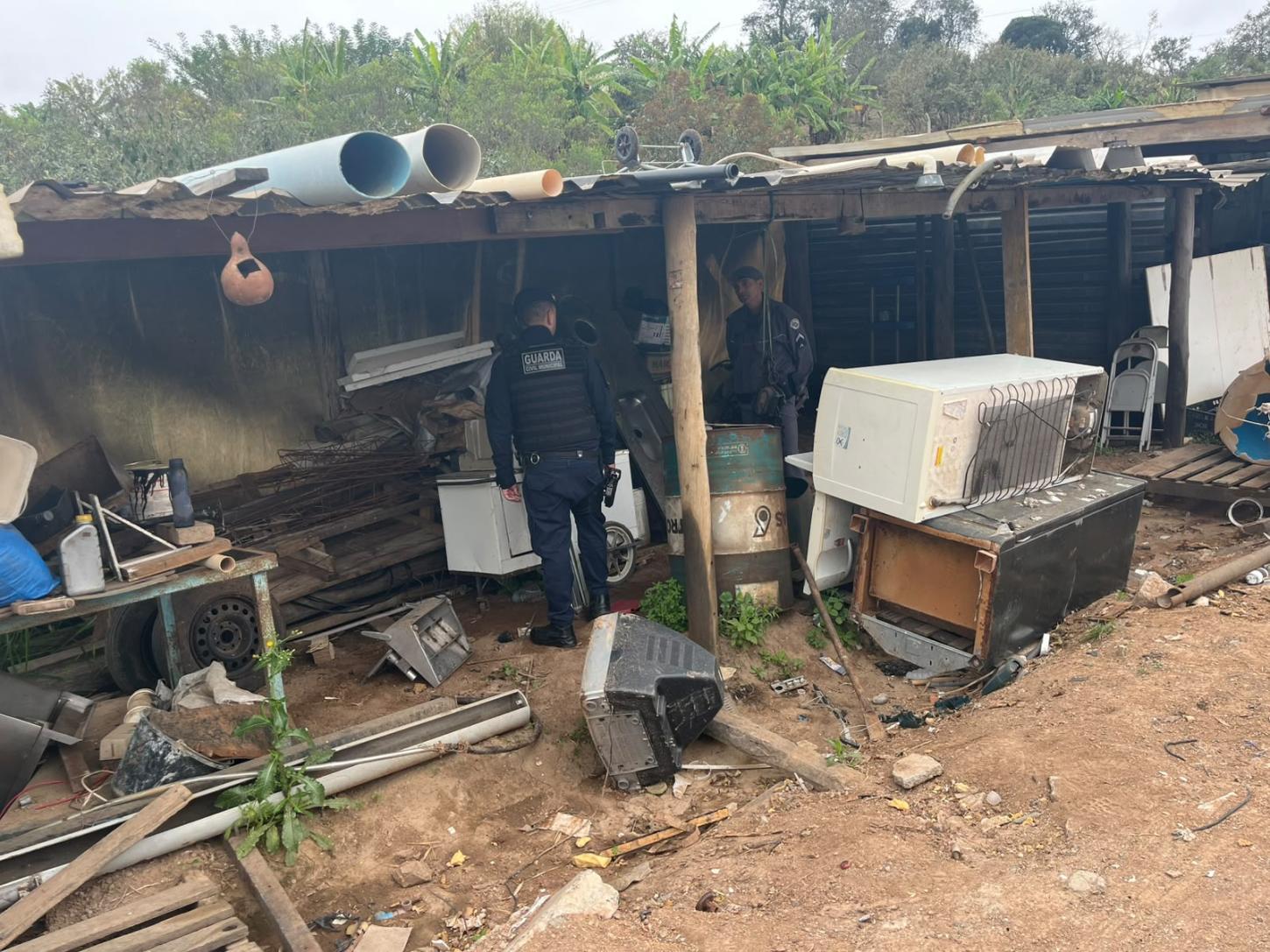 Operação Ferro-Velho fiscaliza estabelecimentos e combate receptação em Angatuba