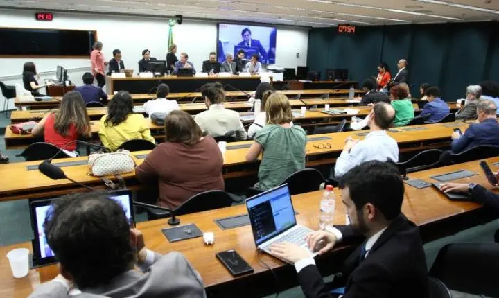 Especialistas defendem proibição total do mercúrio para conter crise ambiental e de saúde na Amazônia