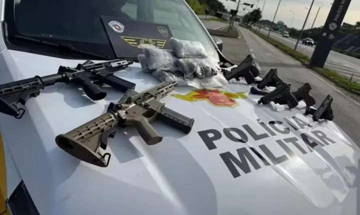 Mulheres são presas com fuzis e pistolas escondidos em malas na Castello Branco