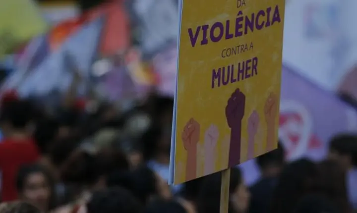 Plataformas vão informar canais de denúncia de violência contra mulher