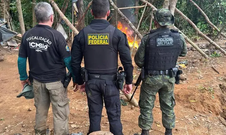 Polícia Federal combate garimpos ilegais nos estados do Amapá e Pará
